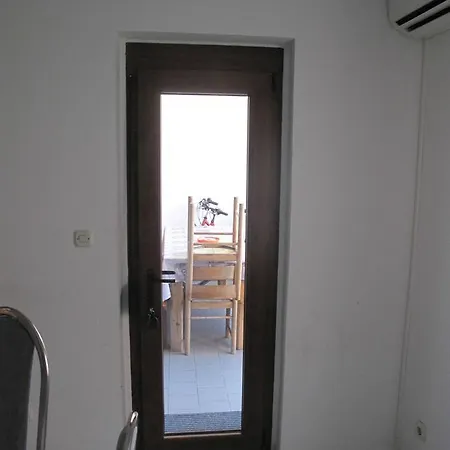 Gostinjska kuća D.k. *